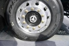 青岛解放 鹰航 智尊版 15L LNG 600马力 8X4 一汽解放12档 AMT自动档 9.5米仓栅式载货车 青岛解放 鹰航 智尊版 15L LNG 600马力 8X4 一汽解放12档 AMT自动档 9.5米仓栅式载货车