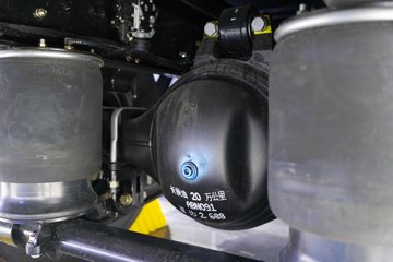 �ൺ��� ӥ�� ����� 15L LNG 600���� 8X4 һ�����12�� AMT�Զ��� 9.5�ײ�դʽ�ػ���ͼƬ