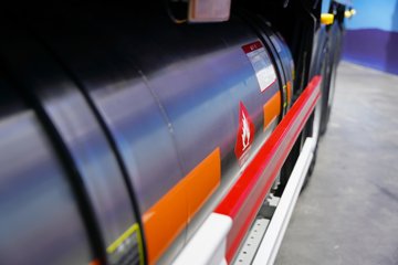 �ൺ��� ӥ�� ����� 15L LNG 600���� 8X4 һ�����12�� AMT�Զ��� 9.5�ײ�դʽ�ػ���ͼƬ