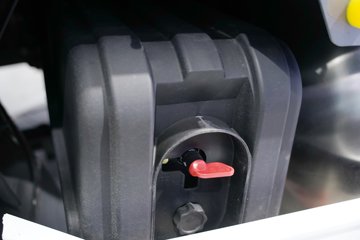 �ൺ��� ӥ�� ����� 15L LNG 600���� 8X4 һ�����12�� AMT�Զ��� 9.5�ײ�դʽ�ػ���ͼƬ