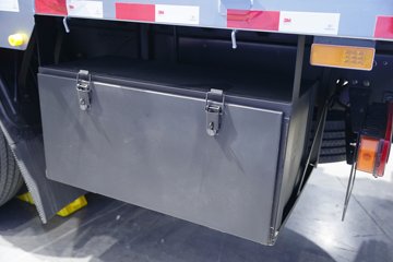 �ൺ��� ӥ�� ����� 15L LNG 600���� 8X4 һ�����12�� AMT�Զ��� 9.5�ײ�դʽ�ػ���ͼƬ
