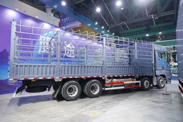 �ൺ��� ӥ�� ����� 15L LNG 600���� 8X4 һ�����12�� AMT�Զ��� 9.5�ײ�դʽ�ػ���ͼƬ