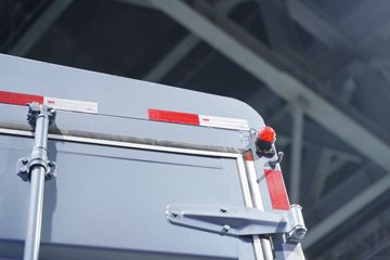 �ൺ��� ӥ�� ����� 15L LNG 600���� 8X4 һ�����12�� AMT�Զ��� 9.5�ײ�դʽ�ػ���ͼƬ