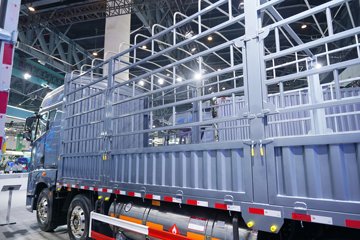 �ൺ��� ӥ�� ����� 15L LNG 600���� 8X4 һ�����12�� AMT�Զ��� 9.5�ײ�դʽ�ػ���ͼƬ