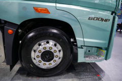 解放鹰航 智享版 15L LNG 600马力 6X4 一汽解放12档 AMT自动档 牵引车