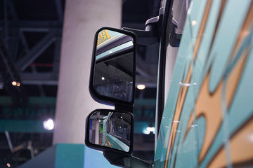 ���ӥ�� ������ 15L LNG 600���� 6X4 һ�����12�� AMT�Զ��� ǣ����ͼƬ