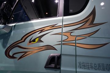 ���ӥ�� ������ 15L LNG 600���� 6X4 һ�����12�� AMT�Զ��� ǣ����ͼƬ