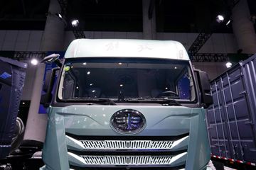 ���ӥ�� ������ 15L LNG 600���� 6X4 һ�����12�� AMT�Զ��� ǣ����ͼƬ