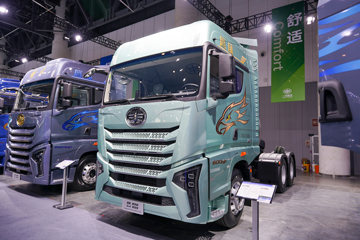 ���ӥ�� ������ 15L LNG 600���� 6X4 һ�����12�� AMT�Զ��� ǣ����ͼƬ