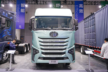 ���ӥ�� ������ 15L LNG 600���� 6X4 һ�����12�� AMT�Զ��� ǣ����ͼƬ