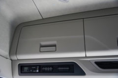 解放鹰航 智享版 15L LNG 600马力 6X4 一汽解放12档 AMT自动档 牵引车