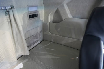 ���ӥ�� ������ 15L LNG 600���� 6X4 һ�����12�� AMT�Զ��� ǣ����ͼƬ