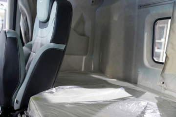 ���ӥ�� ������ 15L LNG 600���� 6X4 һ�����12�� AMT�Զ��� ǣ����ͼƬ