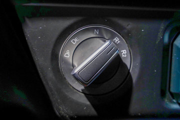 ���ӥ�� ������ 15L LNG 600���� 6X4 һ�����12�� AMT�Զ��� ǣ����ͼƬ