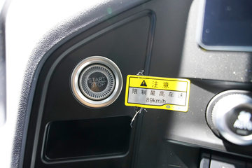 ���ӥ�� ������ 15L LNG 600���� 6X4 һ�����12�� AMT�Զ��� ǣ����ͼƬ