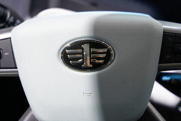 ���ӥ�� ������ 15L LNG 600���� 6X4 һ�����12�� AMT�Զ��� ǣ����ͼƬ