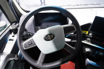 ���ӥ�� ������ 15L LNG 600���� 6X4 һ�����12�� AMT�Զ��� ǣ����ͼƬ