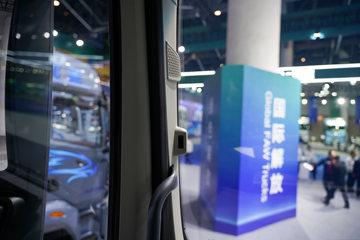 ���ӥ�� ������ 15L LNG 600���� 6X4 һ�����12�� AMT�Զ��� ǣ����ͼƬ