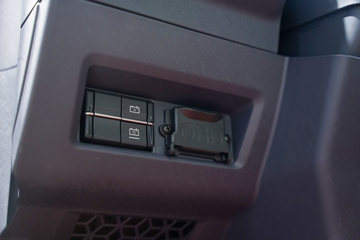 ���ӥ�� ������ 15L LNG 600���� 6X4 һ�����12�� AMT�Զ��� ǣ����ͼƬ