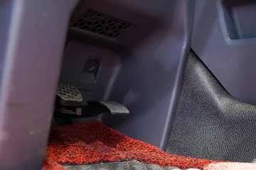 ���ӥ�� ������ 15L LNG 600���� 6X4 һ�����12�� AMT�Զ��� ǣ����ͼƬ