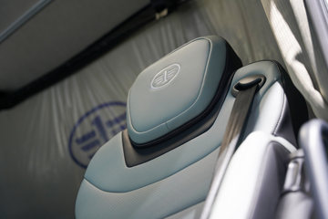 ���ӥ�� ������ 15L LNG 600���� 6X4 һ�����12�� AMT�Զ��� ǣ����ͼƬ