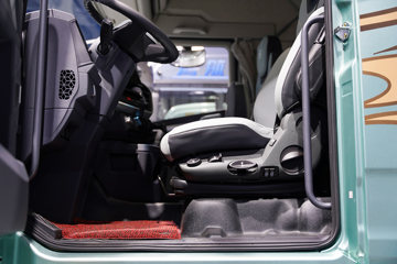 ���ӥ�� ������ 15L LNG 600���� 6X4 һ�����12�� AMT�Զ��� ǣ����ͼƬ