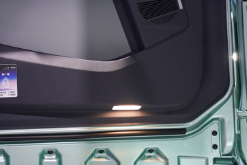 ���ӥ�� ������ 15L LNG 600���� 6X4 һ�����12�� AMT�Զ��� ǣ����ͼƬ