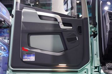 ���ӥ�� ������ 15L LNG 600���� 6X4 һ�����12�� AMT�Զ��� ǣ����ͼƬ
