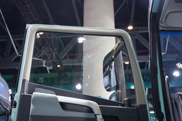 ���ӥ�� ������ 15L LNG 600���� 6X4 һ�����12�� AMT�Զ��� ǣ����ͼƬ