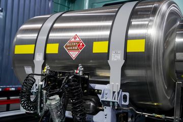 ���ӥ�� ������ 15L LNG 600���� 6X4 һ�����12�� AMT�Զ��� ǣ����ͼƬ