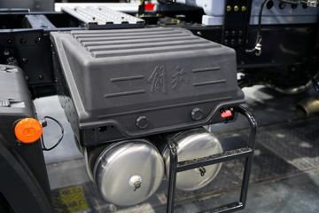 ���ӥ�� ������ 15L LNG 600���� 6X4 һ�����12�� AMT�Զ��� ǣ����ͼƬ
