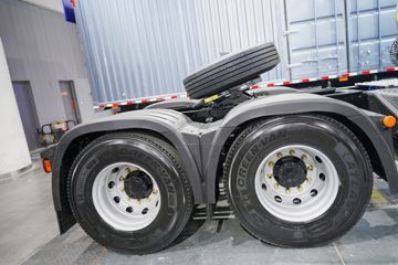 ���ӥ�� ������ 15L LNG 600���� 6X4 һ�����12�� AMT�Զ��� ǣ����ͼƬ