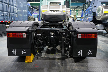 ���ӥ�� ������ 15L LNG 600���� 6X4 һ�����12�� AMT�Զ��� ǣ����ͼƬ