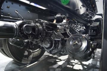 ���ӥ�� ������ 15L LNG 600���� 6X4 һ�����12�� AMT�Զ��� ǣ����ͼƬ