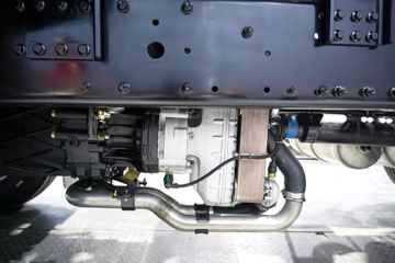���ӥ�� ������ 15L LNG 600���� 6X4 һ�����12�� AMT�Զ��� ǣ����ͼƬ