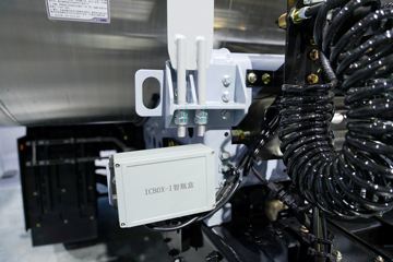 ���ӥ�� ������ 15L LNG 600���� 6X4 һ�����12�� AMT�Զ��� ǣ����ͼƬ
