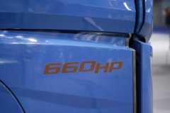 解放鹰航 智尊L版 15.6L LNG 660马力 6X4 一汽解放12档 AMT自动档 牵引车 解放鹰航 智尊L版 15.6L LNG 660马力 6X4 一汽解放12档 AMT自动档 牵引车