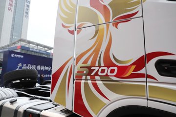 �������ó��Ӱ�S700 12.5L���� 600���� 6X4 ����12�� AMT�Զ��� ǣ����ͼƬ