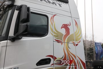 �������ó��Ӱ�S700 12.5L���� 600���� 6X4 ����12�� AMT�Զ��� ǣ����ͼƬ
