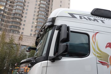 �������ó��Ӱ�S700 12.5L���� 600���� 6X4 ����12�� AMT�Զ��� ǣ����ͼƬ