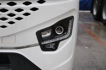�������ó��Ӱ�S700 12.5L���� 600���� 6X4 ����12�� AMT�Զ��� ǣ����ͼƬ