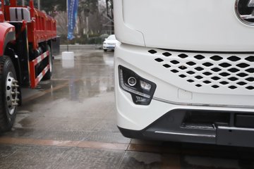 �������ó��Ӱ�S700 12.5L���� 600���� 6X4 ����12�� AMT�Զ��� ǣ����ͼƬ