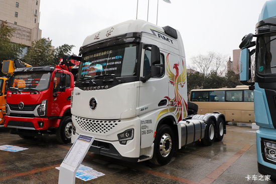 �������ó��Ӱ�S700 12.5L���� 600���� 6X4 ����12�� AMT�Զ��� ǣ����