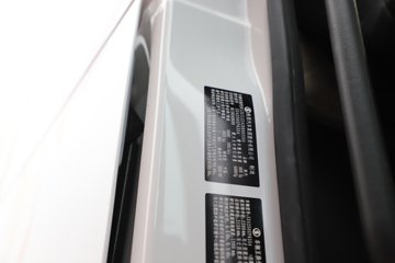 �������ó��Ӱ�S700 12.5L���� 600���� 6X4 ����12�� AMT�Զ��� ǣ����ͼƬ