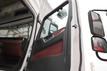 �������ó��Ӱ�S700 12.5L���� 600���� 6X4 ����12�� AMT�Զ��� ǣ����ͼƬ