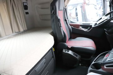 �������ó��Ӱ�S700 12.5L���� 600���� 6X4 ����12�� AMT�Զ��� ǣ����ͼƬ