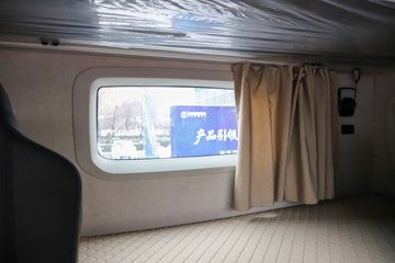 �������ó��Ӱ�S700 12.5L���� 600���� 6X4 ����12�� AMT�Զ��� ǣ����ͼƬ