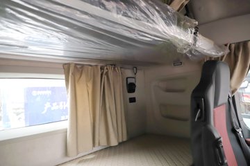 �������ó��Ӱ�S700 12.5L���� 600���� 6X4 ����12�� AMT�Զ��� ǣ����ͼƬ
