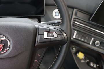 �������ó��Ӱ�S700 12.5L���� 600���� 6X4 ����12�� AMT�Զ��� ǣ����ͼƬ