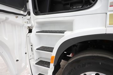�������ó��Ӱ�S700 12.5L���� 600���� 6X4 ����12�� AMT�Զ��� ǣ����ͼƬ